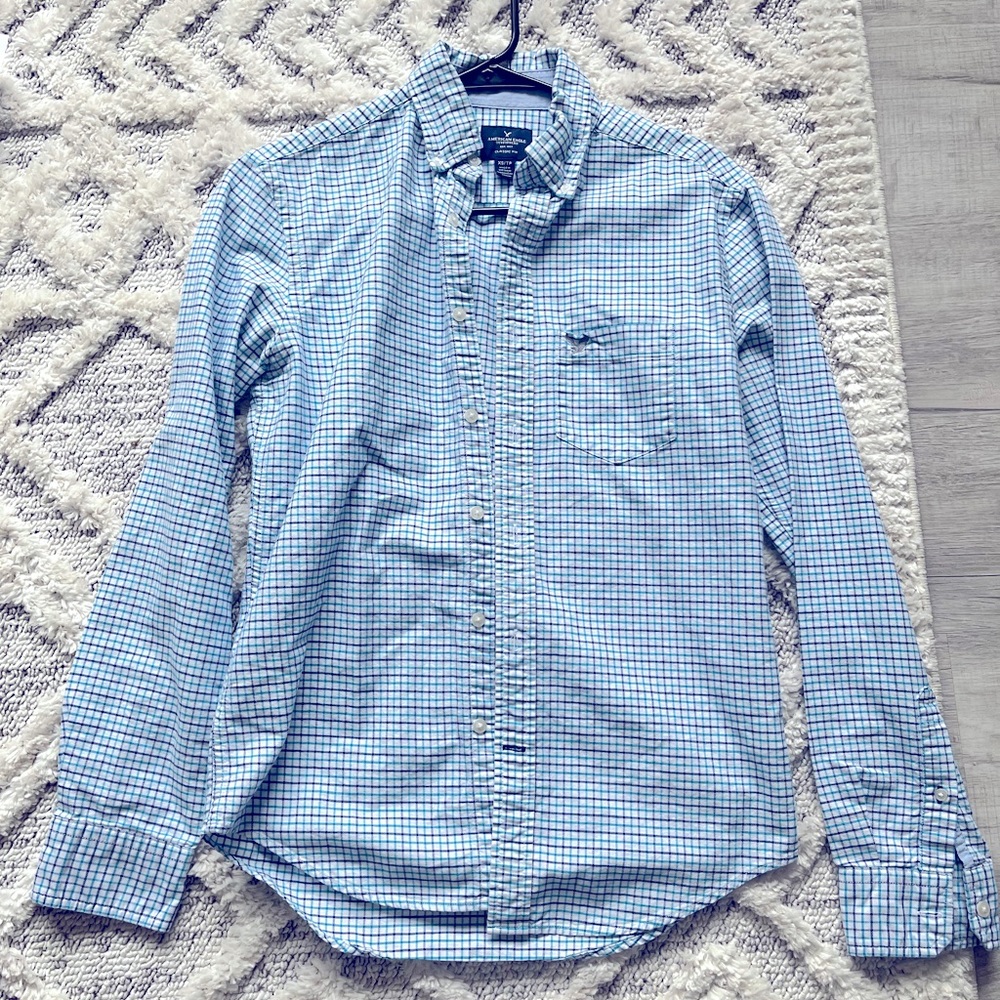 American Eagle Men’s Blue Checkered Button Down